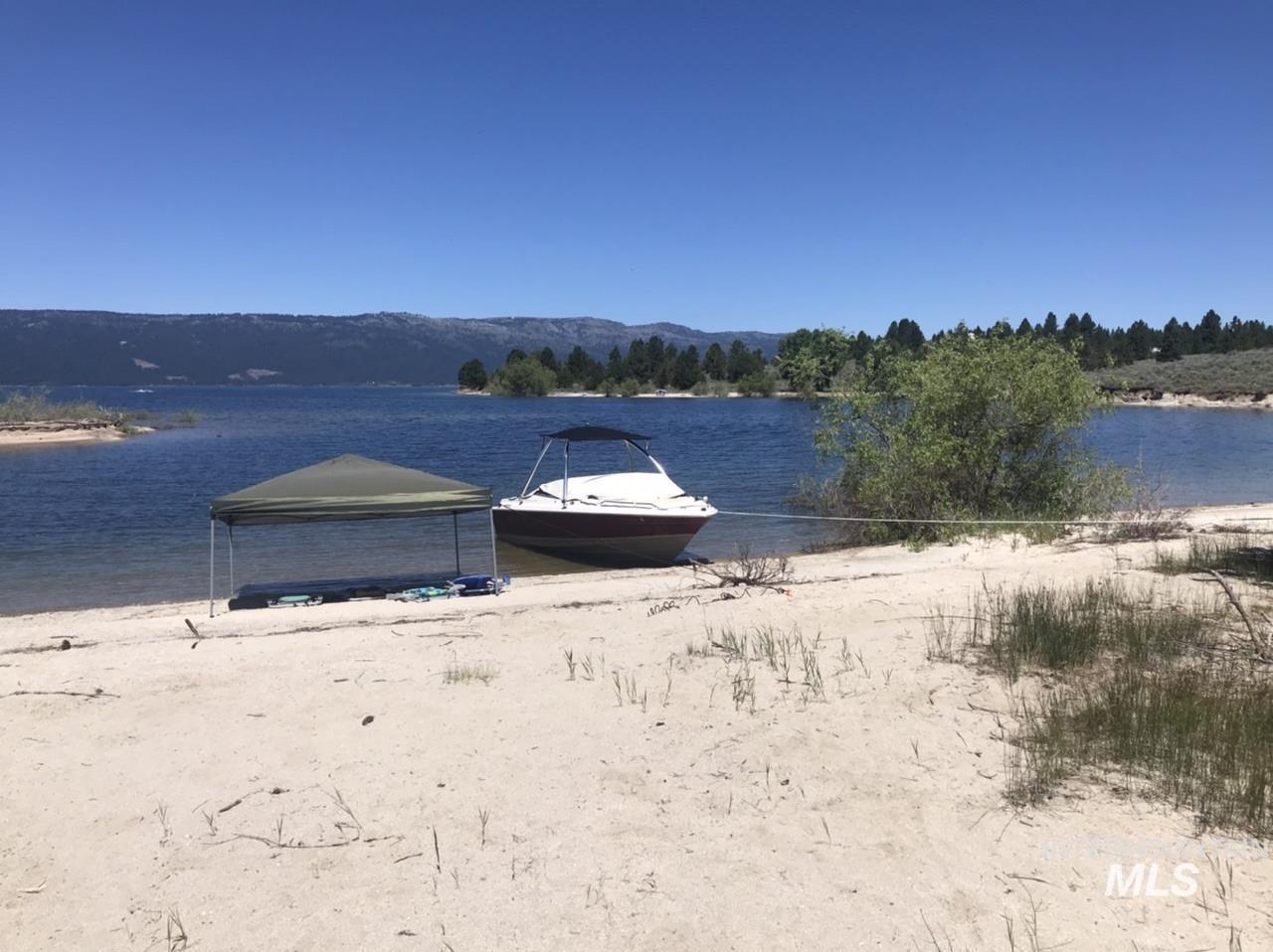 21 Melonie Loop Cascade, ID 83611 - Photo 26 of 27 Expansive sandy beach frontage with direct water access