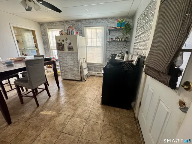 $284,000 | 130 Norwood Avenue, New London, CT 06320