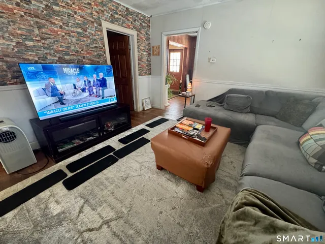 $284,000 | 130 Norwood Avenue, New London, CT 06320