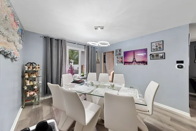 $301,000 | 801 East 168th Street, South Holland, IL 60473