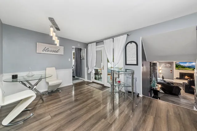 $301,000 | 801 East 168th Street, South Holland, IL 60473