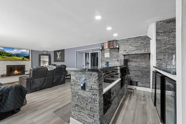 $301,000 | 801 East 168th Street, South Holland, IL 60473