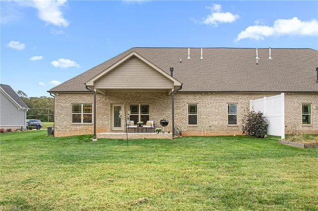 $474,500 | 7004 Westfield Village Circle, Summerfield, NC 27358