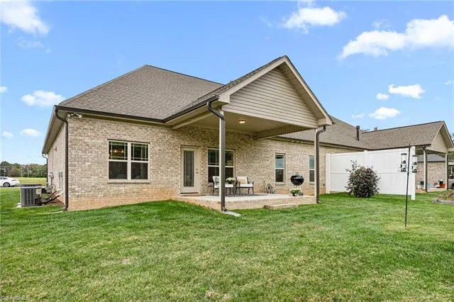 $474,500 | 7004 Westfield Village Circle, Summerfield, NC 27358