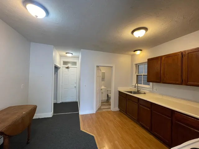 $1,400 | 408 Central Street, Unit 3, Franklin, NH 03235