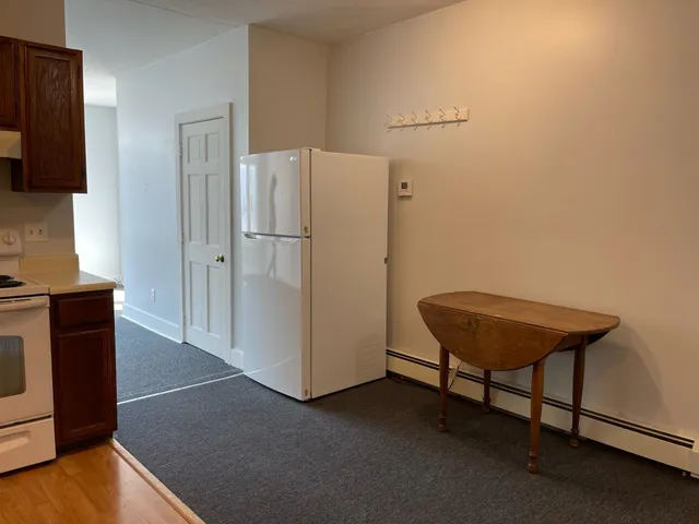 $1,400 | 408 Central Street, Unit 3, Franklin, NH 03235