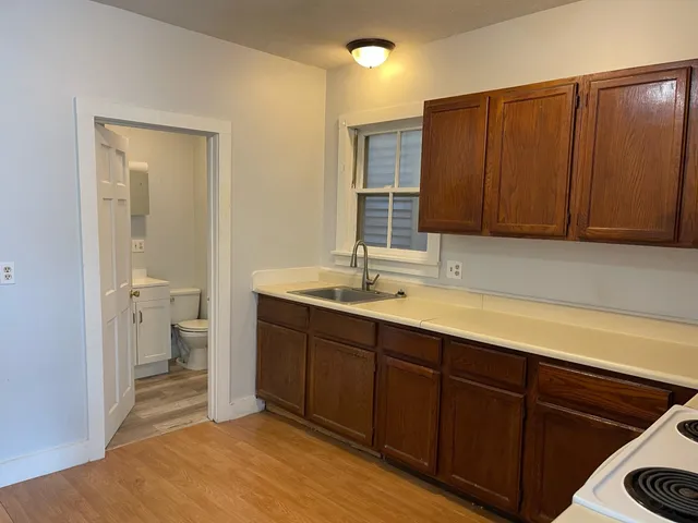 $1,400 | 408 Central Street, Unit 3, Franklin, NH 03235