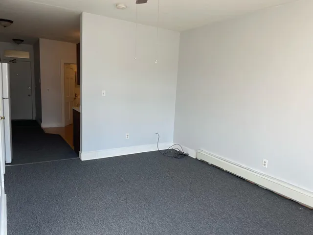 $1,400 | 408 Central Street, Unit 3, Franklin, NH 03235