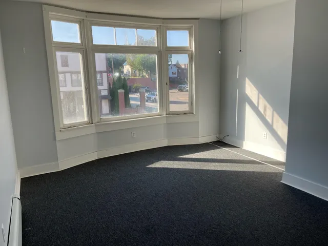 $1,400 | 408 Central Street, Unit 3, Franklin, NH 03235