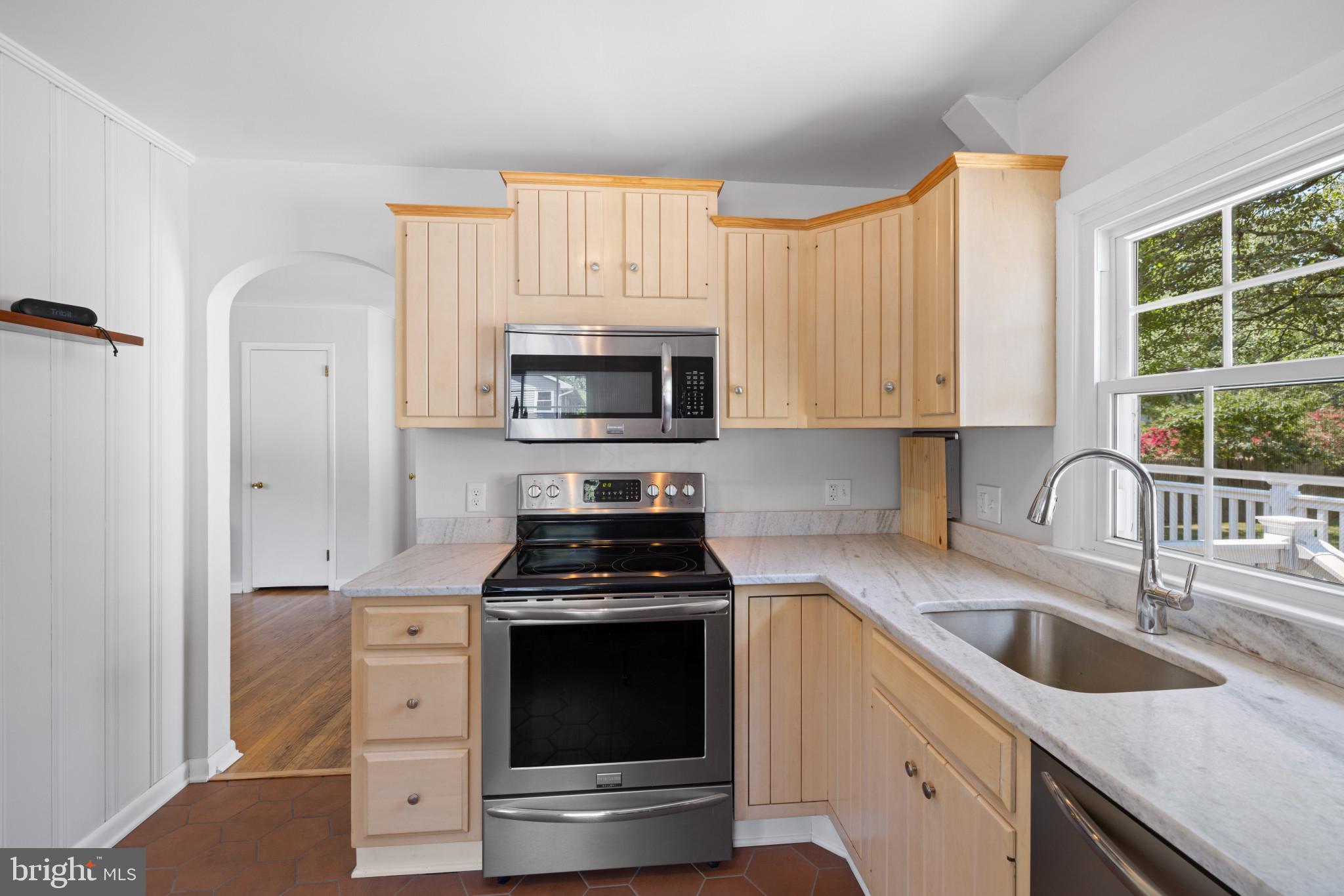1178 Hampton Road Annapolis, MD 21409 - Photo 7 of 46 Gallery Image 7