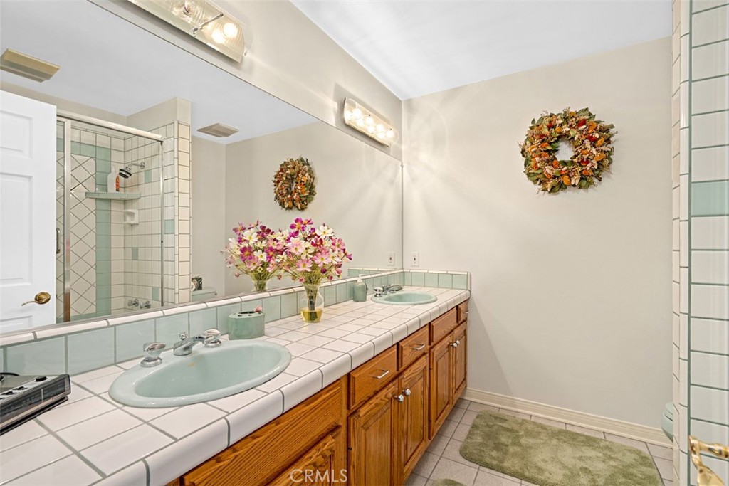 1746 Rudell Road Burbank, CA 91501 - Photo 28 of 41