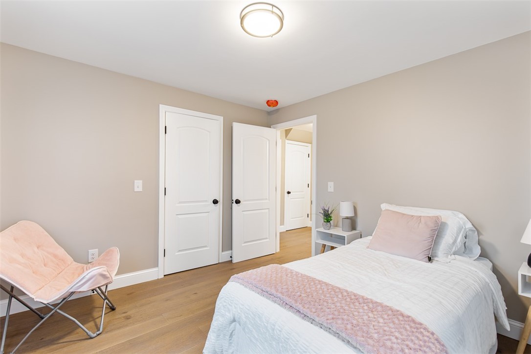 162 Colonial Road Providence, RI 02906 - Photo 13 of 36