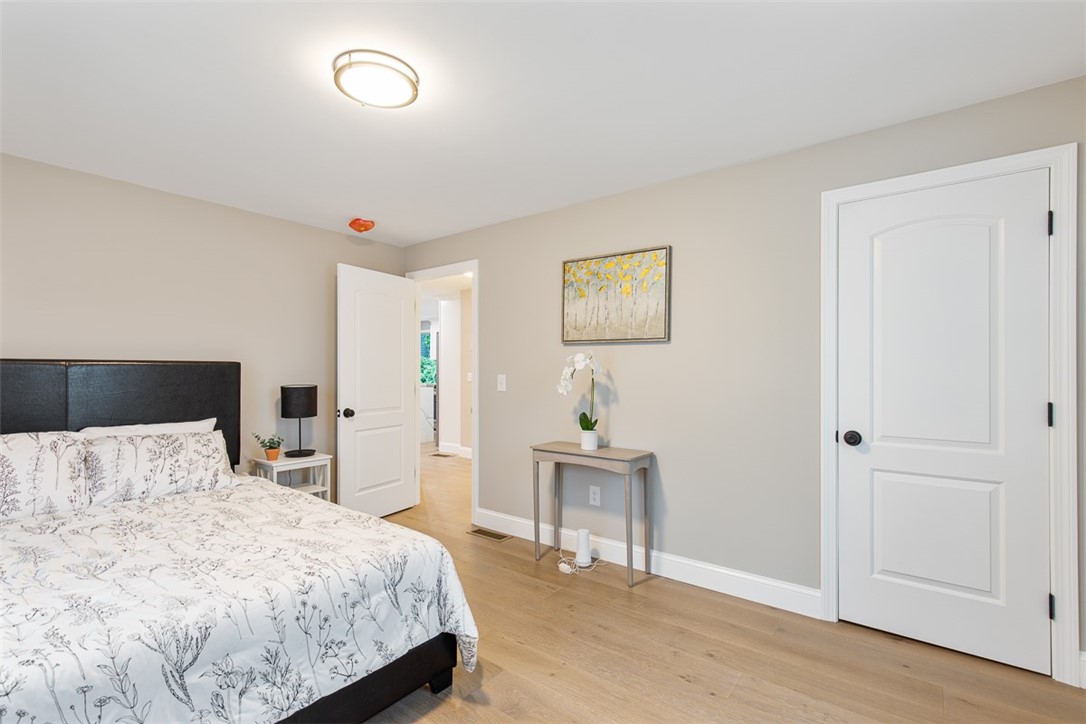 162 Colonial Road Providence, RI 02906 - Photo 15 of 36