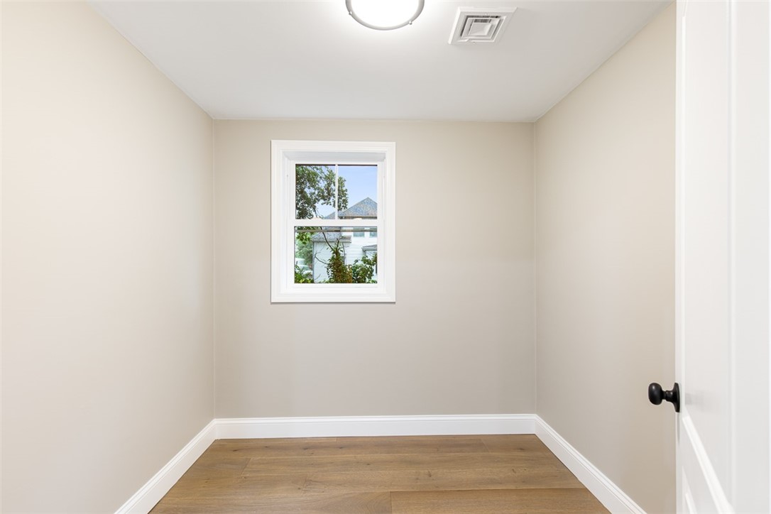 162 Colonial Road Providence, RI 02906 - Photo 31 of 36
