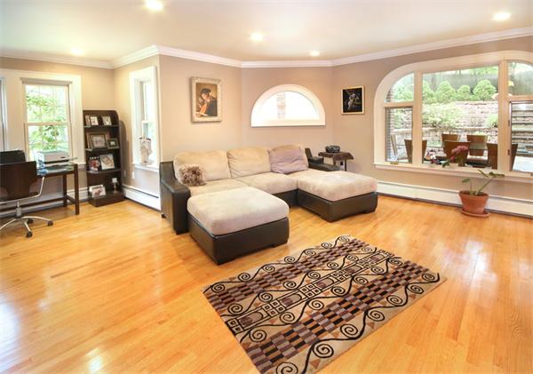 39 Greylock Road Newton, MA 02465 - Photo 10 of 30