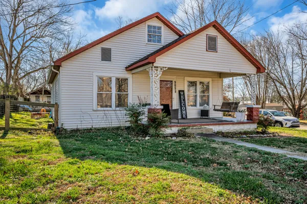 $282,000 | 909 West 1st Street, Dickson, TN 37055