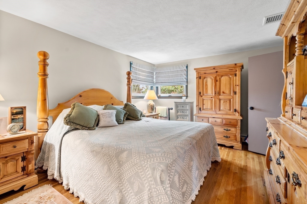 46 Nell Road Revere, MA 02151 - Photo 12 of 33 Gallery Image 12
