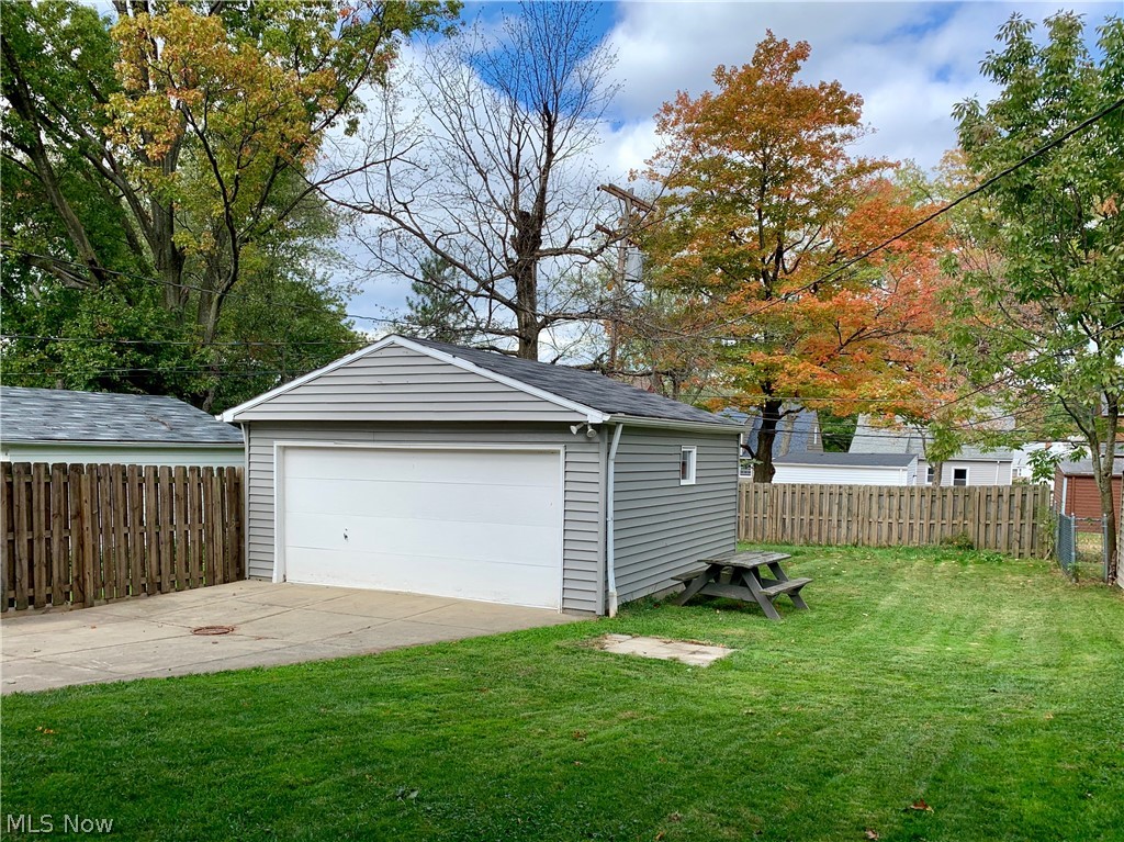 4169 Delroy Road Cleveland, OH 44121 - Photo 19 of 21