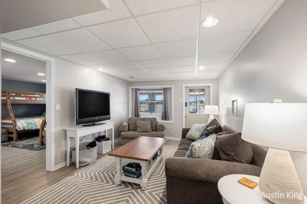 $799,876 | 7027 Goldenrod Avenue Northeast, Rockford, MI 49341