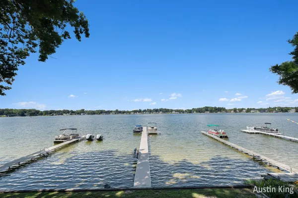 $799,876 | 7027 Goldenrod Avenue Northeast, Rockford, MI 49341