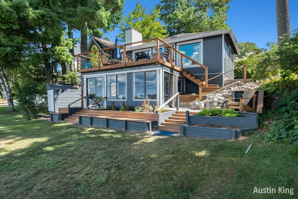$799,876 | 7027 Goldenrod Avenue Northeast, Rockford, MI 49341