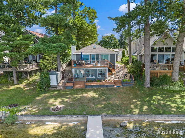 $799,876 | 7027 Goldenrod Avenue Northeast, Rockford, MI 49341