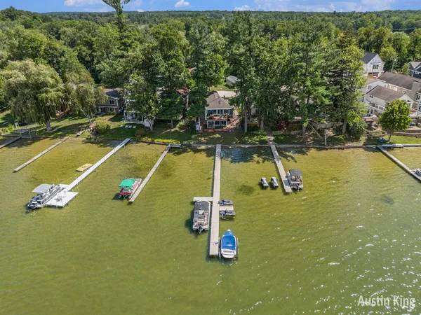 $799,876 | 7027 Goldenrod Avenue Northeast, Rockford, MI 49341