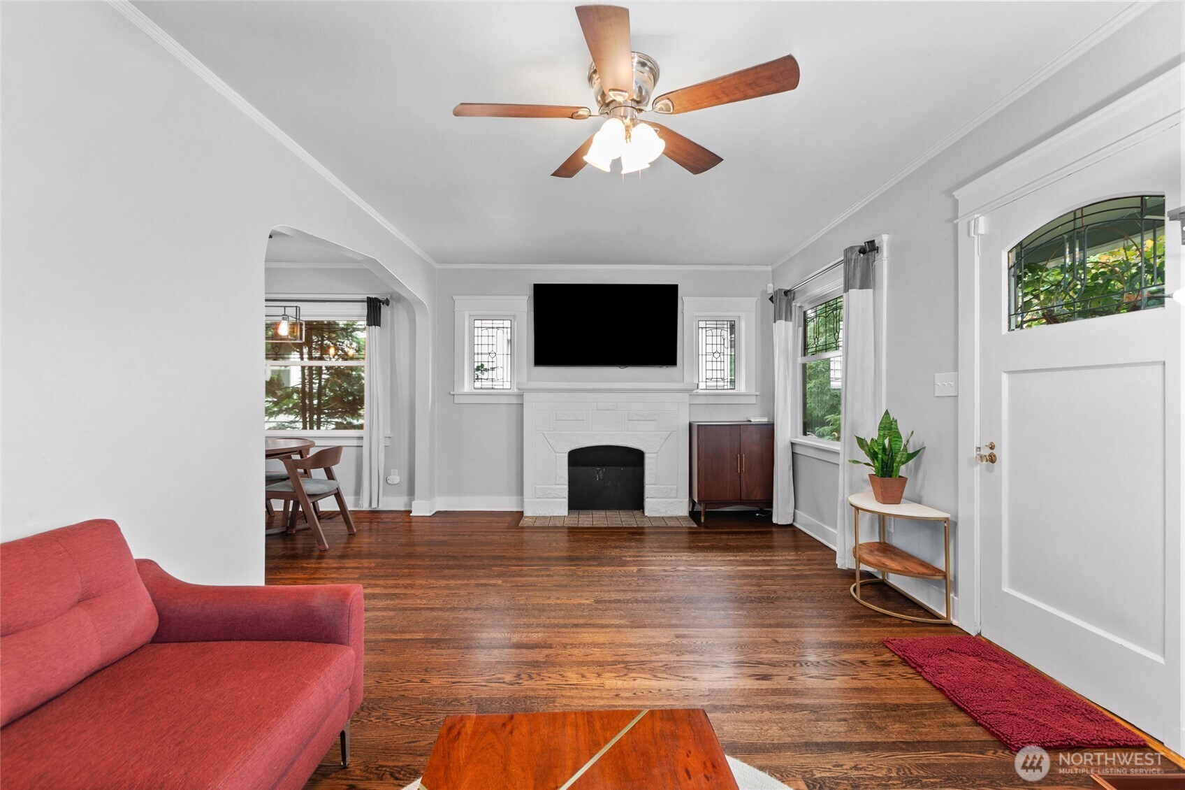 731 North 80th Street Seattle, WA 98103 - Photo 5 of 38