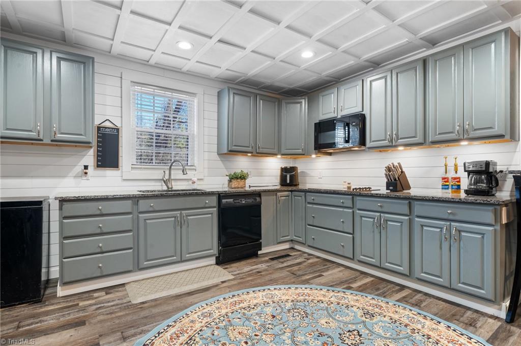 845 Linville Road Mount Airy, NC 27030 - Photo 11 of 29