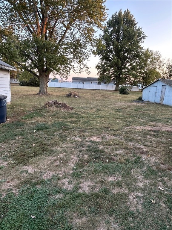 415 East Main Street Teutopolis, IL 62467 - Photo 25 of 25 Large yard