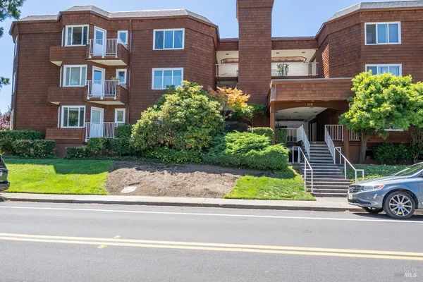 $599,000 | 110 Seminary Drive, Unit 1A, Mill Valley, CA 94941