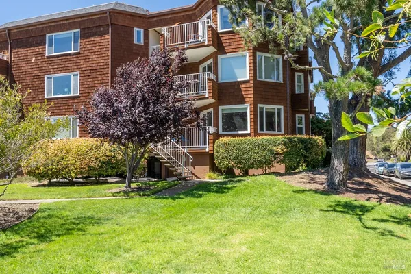 $599,000 | 110 Seminary Drive, Unit 1A, Mill Valley, CA 94941