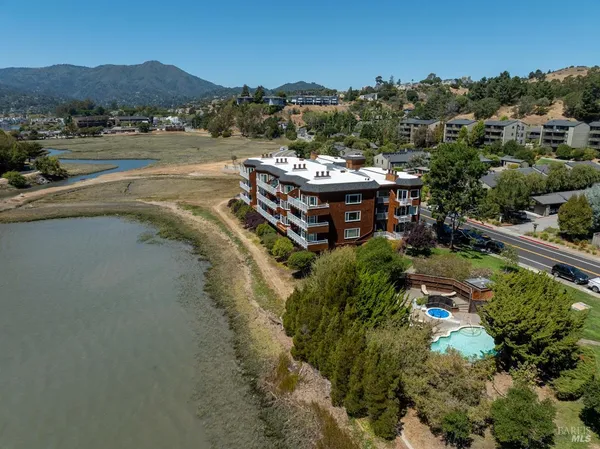 $599,000 | 110 Seminary Drive, Unit 1A, Mill Valley, CA 94941