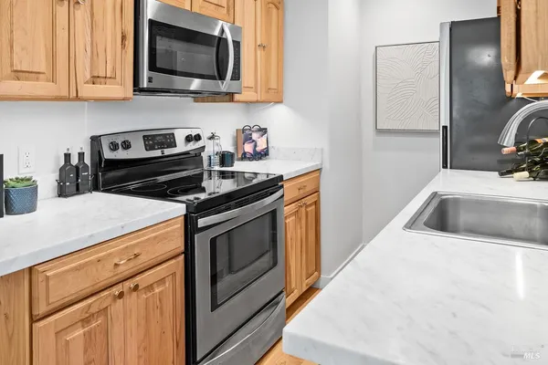 $599,000 | 110 Seminary Drive, Unit 1A, Mill Valley, CA 94941