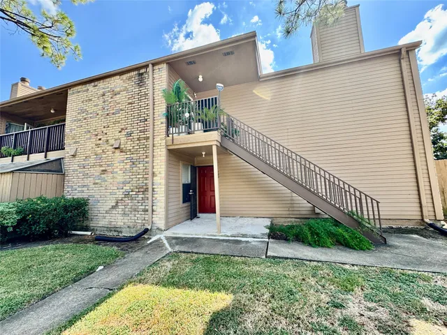 $1,100 | 10555 Turtlewood Court, Unit 102, Houston, TX 77072