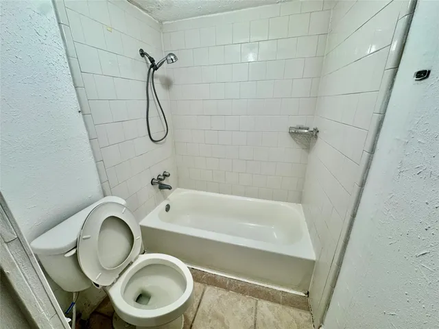 $1,100 | 10555 Turtlewood Court, Unit 102, Houston, TX 77072