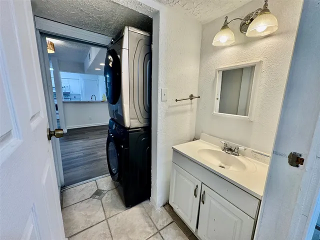 $1,100 | 10555 Turtlewood Court, Unit 102, Houston, TX 77072