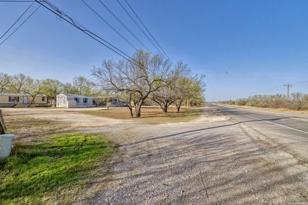 $265,000 | 2806 U.S. Highway 83, Uvalde, TX 78801