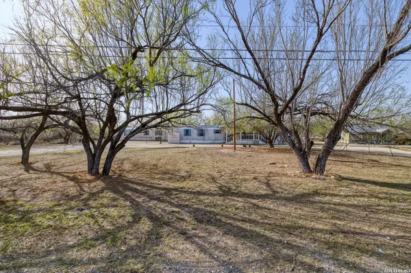 $265,000 | 2806 U.S. Highway 83, Uvalde, TX 78801