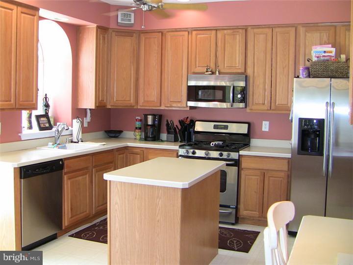 440 Colts Run Road Williamstown, NJ 08094 - Photo 2 of 23 Kitchen