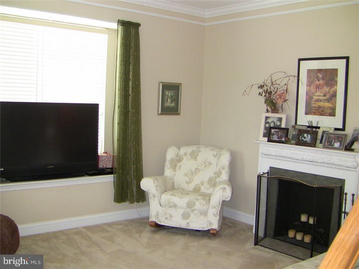 440 Colts Run Road Williamstown, NJ 08094 - Photo 11 of 23 Living Room