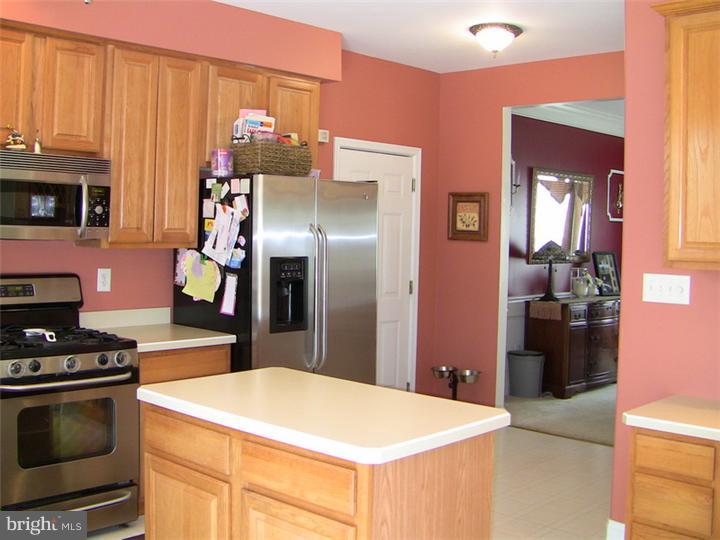 440 Colts Run Road Williamstown, NJ 08094 - Photo 3 of 23 Kitchen