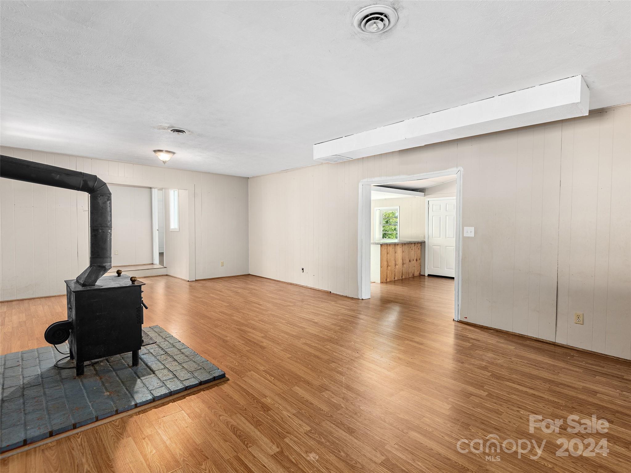 77 Evans Road Hendersonville, NC 28739 - Photo 6 of 34 Gallery Image 6