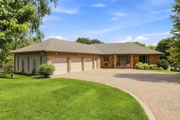 $825,000 | 5987 24th Street Northeast, Willmar, MN 56201