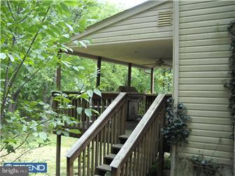 930 Davis Grove Road Horsham, PA 19044 - Photo 3 of 4 Exterior Side