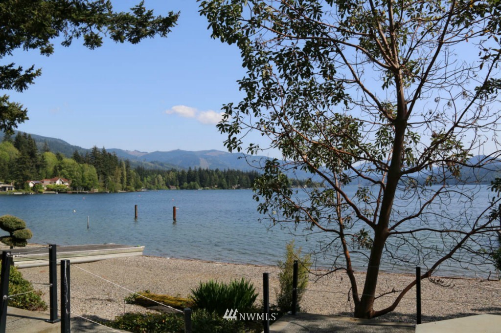 2343 North Shore Road Bellingham, WA 98226 - Photo 3 of 25 Gallery Image 3