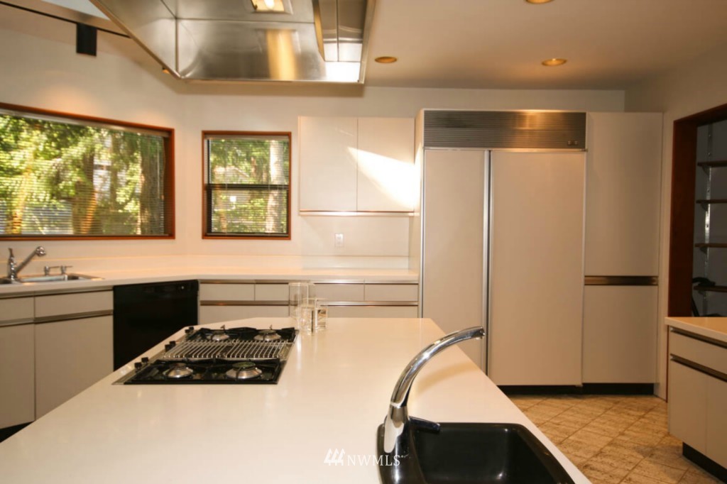 2343 North Shore Road Bellingham, WA 98226 - Photo 9 of 25 Gallery Image 9