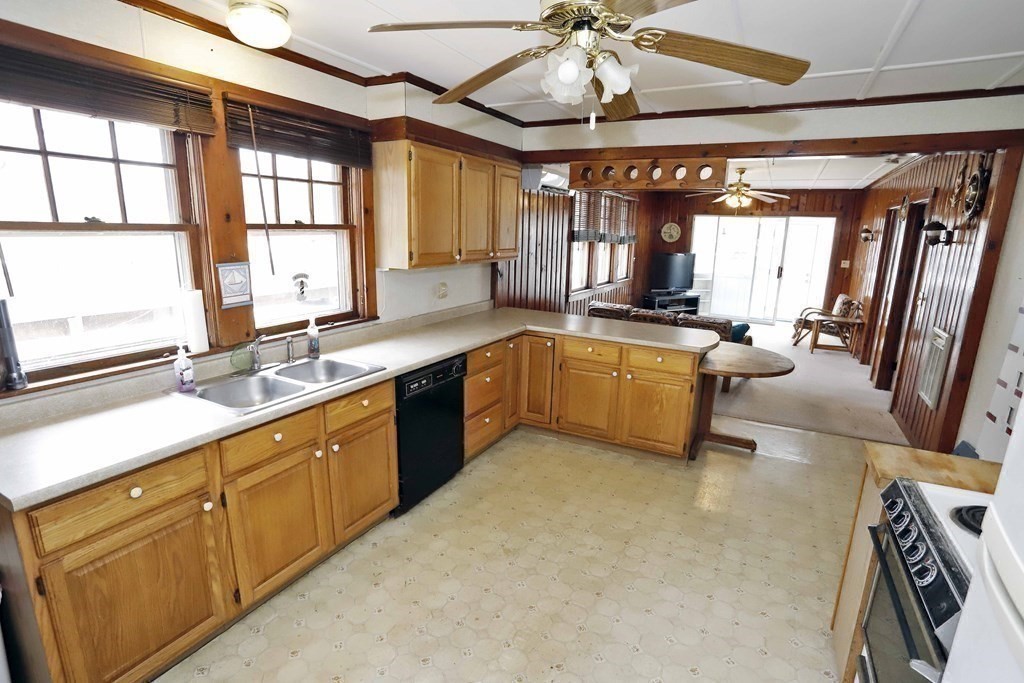 8 Gull Island Road Fairhaven, MA 02719 - Photo 18 of 39 Gallery Image 18