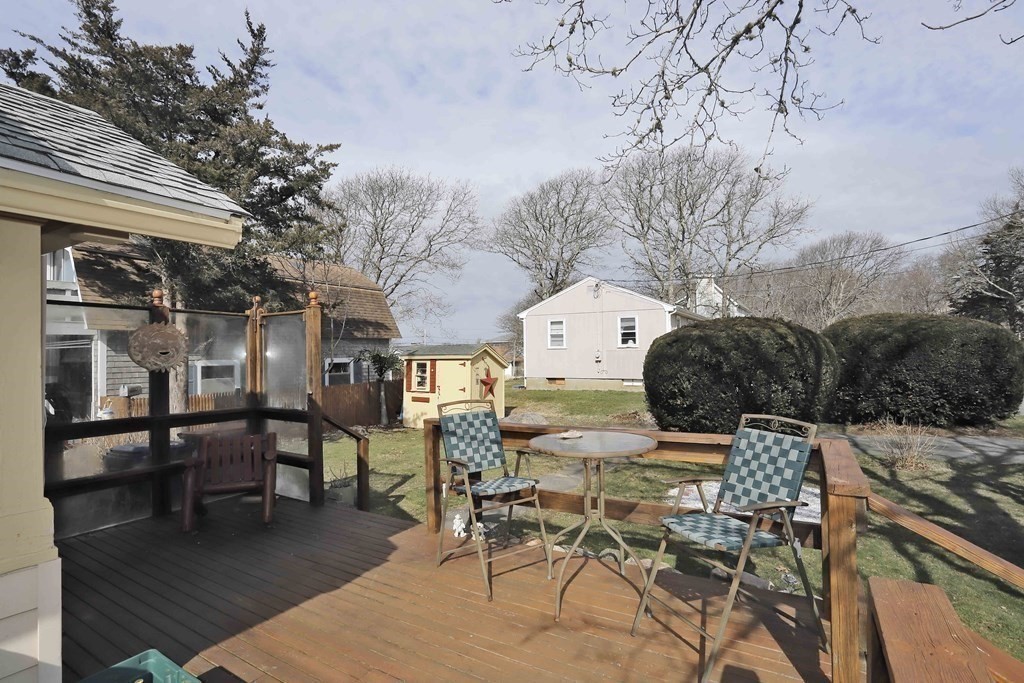 8 Gull Island Road Fairhaven, MA 02719 - Photo 6 of 39 Gallery Image 6