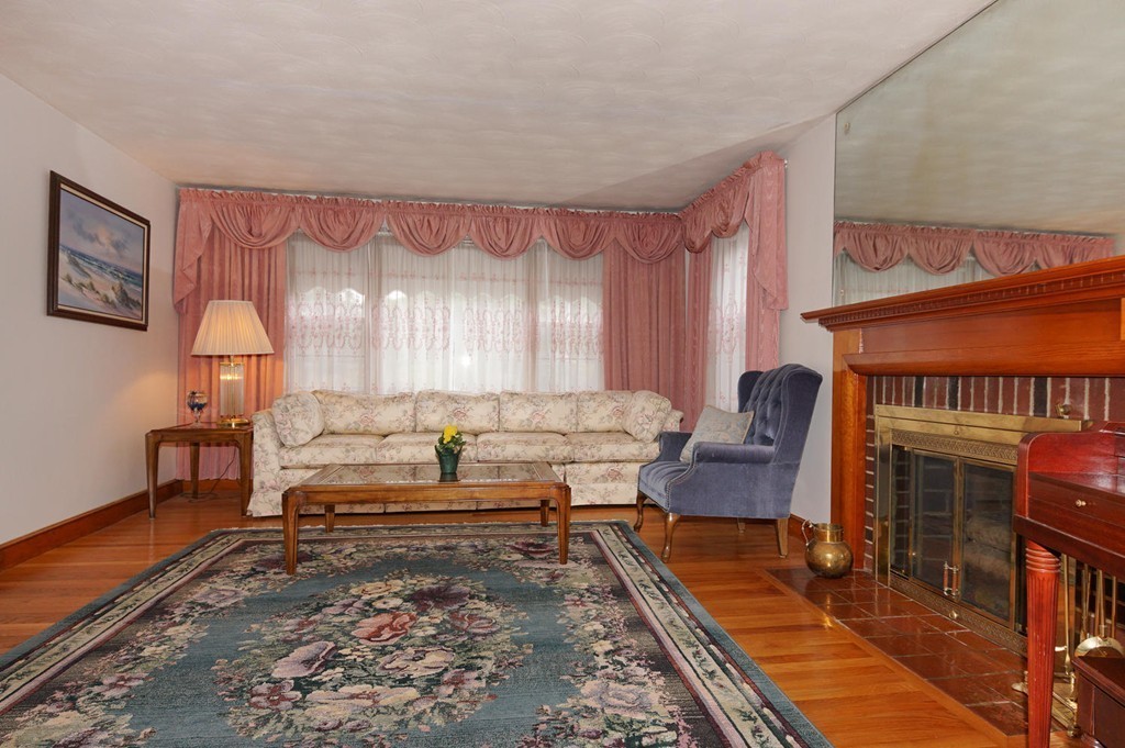 24 Wadsworth Road Arlington, MA 02476 - Photo 10 of 25 Gallery Image 10